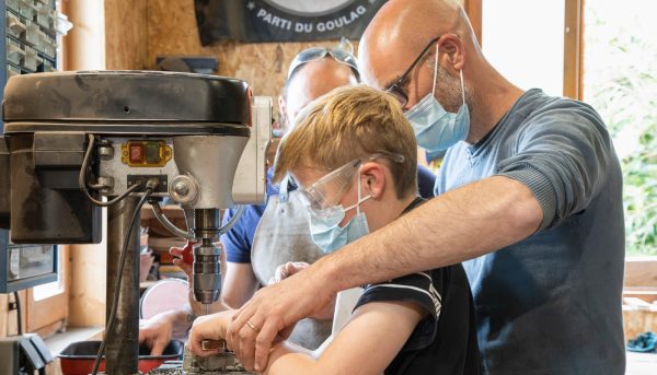 79__nantes__elie_miziniak__1408__forgeron_famille_79_nantes_eliemiziniak_1408_forgeron_famille_01