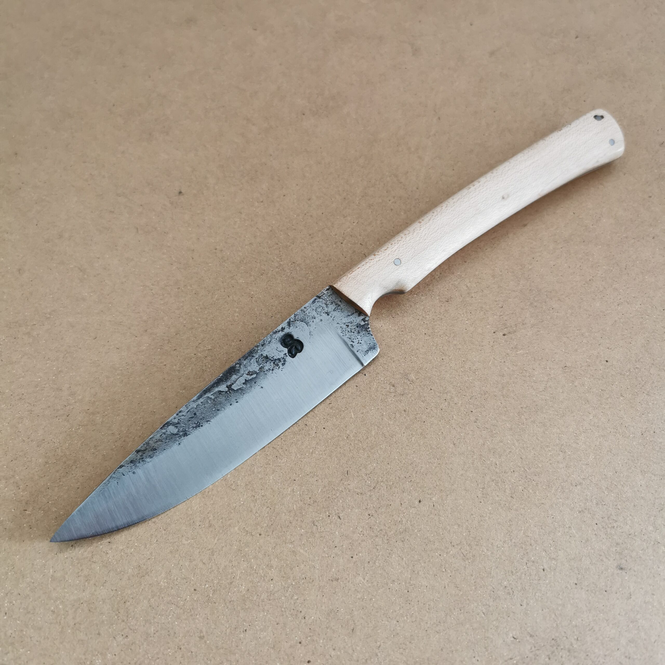 L'Officiel de Mest 167, couteau en érable moucheté