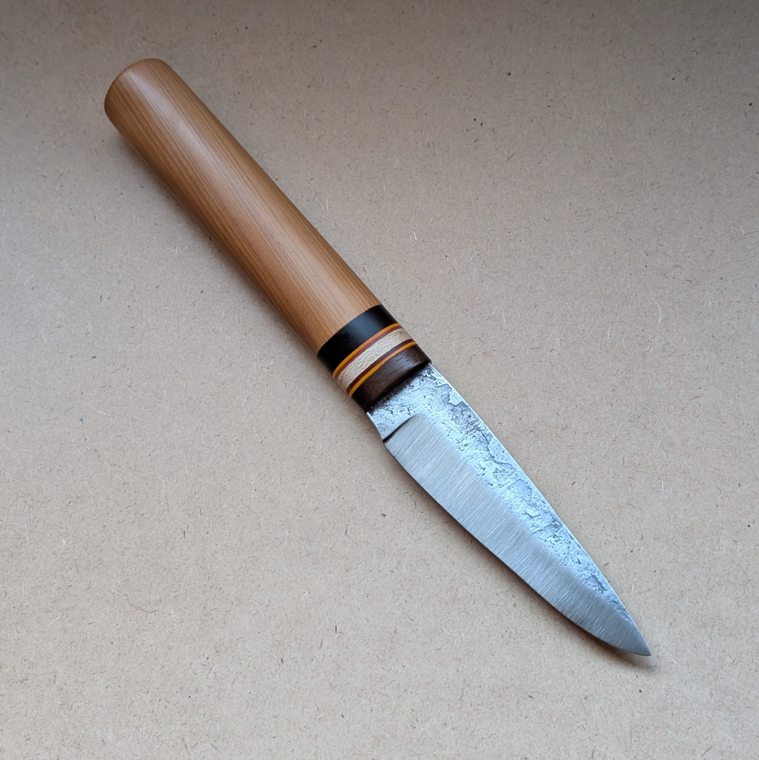 Le Naalien 103, le puukko en if
