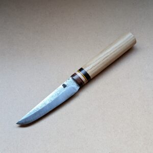 Le Naalien 104, le puukko en frêne olivier