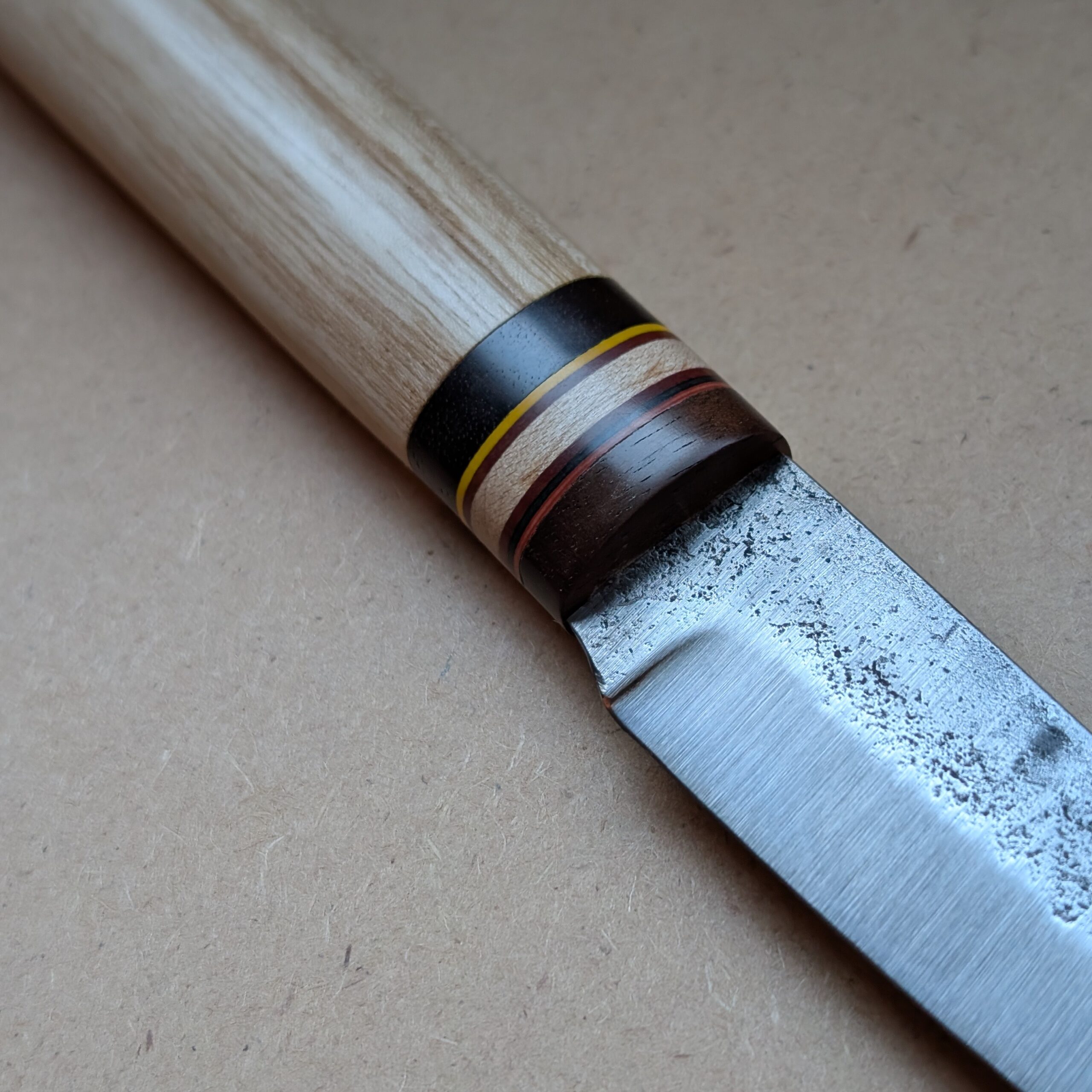 Le Naalien 104, le puukko en frêne olivier – Image 3