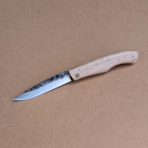 Le Nagha 425, couteau pliant en érable moucheté